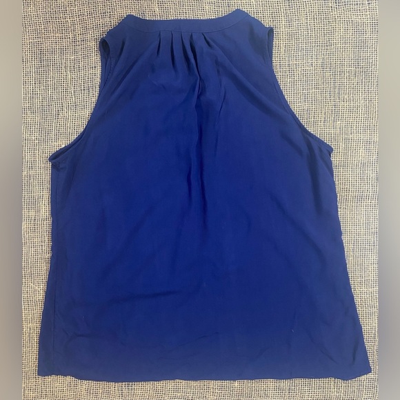 Crown & Ivy Navy Blue Tank Blouse, Size XL, V-neck, 100% Rayon, Pleated Back - Picture 2 of 5